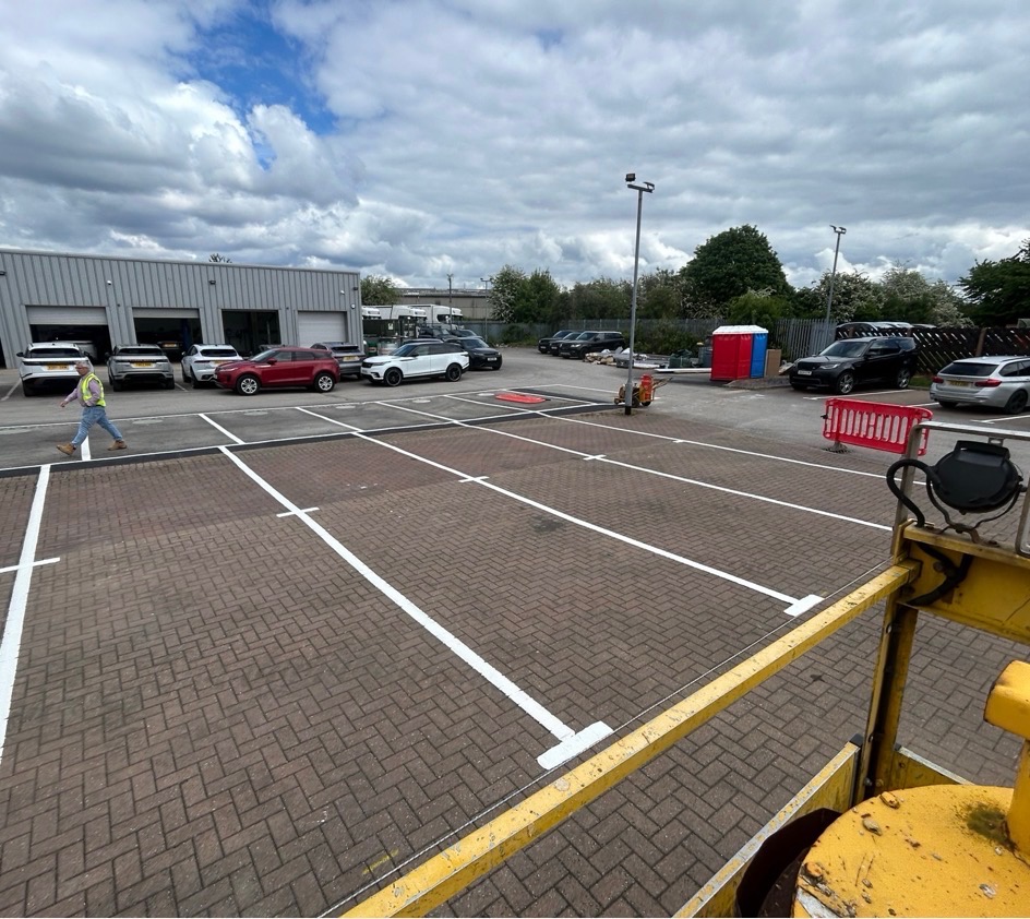 JLR Nottinghamshire — block paving bay lining