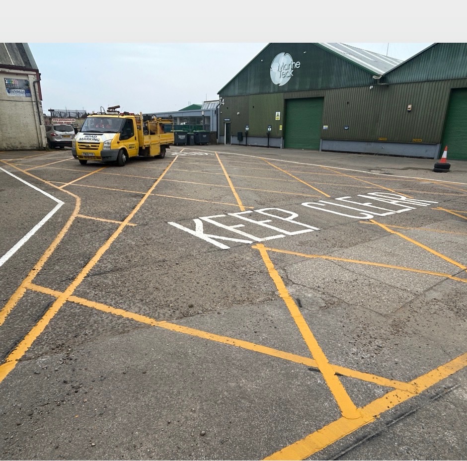 PW Waters, Oulton Broad, Lowestoft — KEEP CLEAR & hatched bays